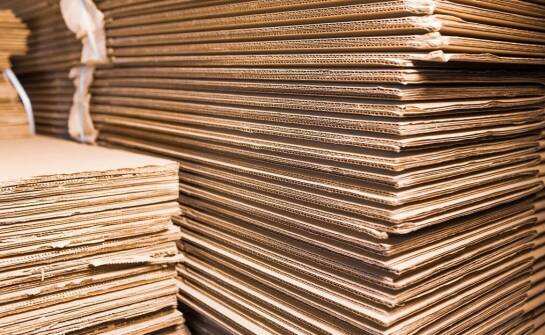 Zastosowania tektury – praktyczne pomysły i inspiracje dla domu i firmy