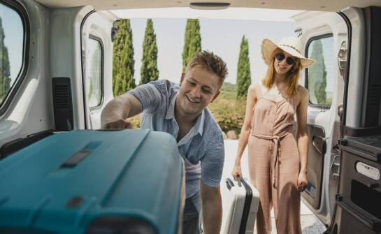 Jak działa wynajem autokarów i na co zwrócić uwagę przed podpisaniem umowy