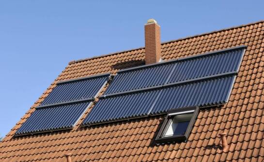 Jak działają panele słoneczne i jakie korzyści daje instalacja fotowoltaiki