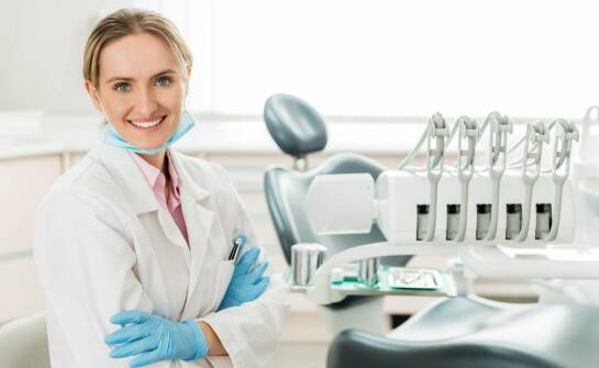 Jak wybrać dobre centrum stomatologiczne i o czym warto pamiętać?