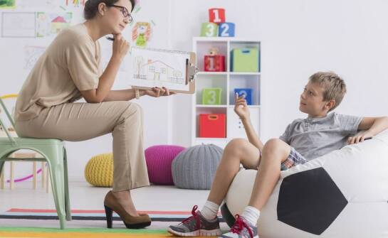 Jak przebiega terapia logopedyczna i kiedy warto z niej skorzystać?