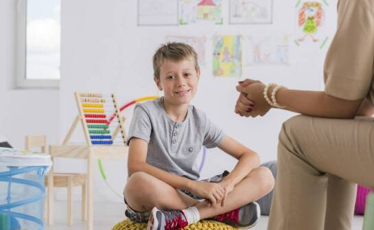 Jak przebiega terapia dla dzieci jąkających się?