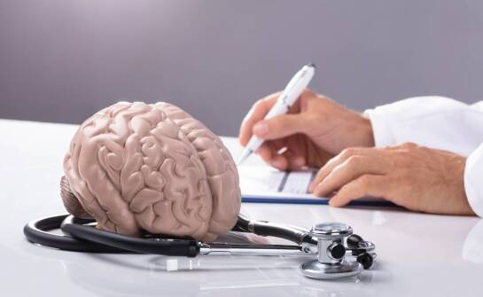 Kiedy warto zgłosić się do neurologa? Najważniejsze informacje o konsultacjach