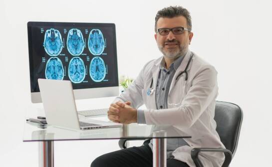 Najważniejsze objawy chorób neurologicznych – jak je rozpoznać i reagować