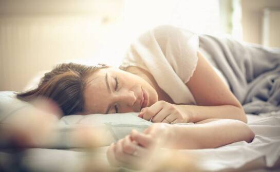 Jak rozpoznać zaburzenia snu i skutecznie poprawić jakość wypoczynku