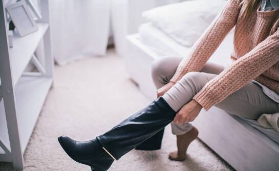 Botki skarpeta – z czym je nosić i jak tworzyć modne stylizacje?