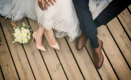 Płaskie buty ślubne – komfort i styl na wyjątkowy dzień