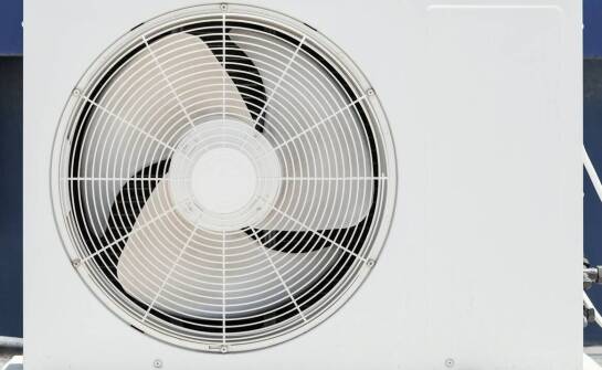 Jak działa klimatyzacja i na co zwrócić uwagę przed wyborem urządzenia