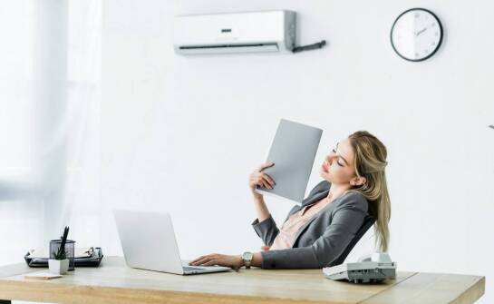 Jak działa klimatyzacja i kiedy warto rozważyć jej montaż w domu