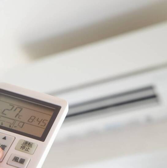 Jak działa klimatyzacja oraz jakie korzyści niesie jej montaż w domu