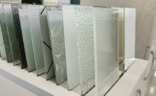 Inspiracje i pomysły na aranżacje wnętrz z grafiką na szkle