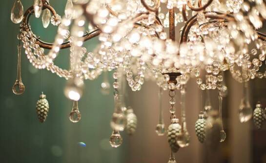 Jak wybrać idealne lustro na wymiar – praktyczne porady i inspiracje