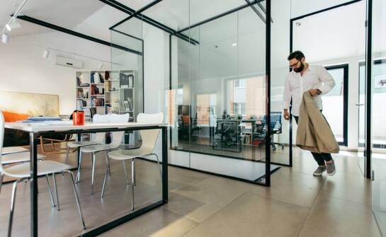 Szkło Lacobel – zastosowanie i zalety w aranżacji wnętrz