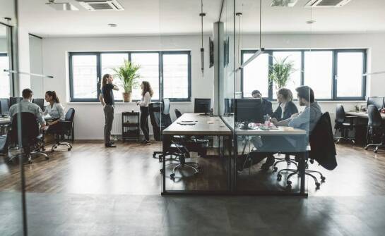 Porównanie ofert kantorów – jak znaleźć najkorzystniejsze warunki wymiany walut