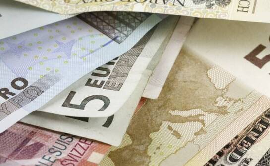 Aktualne kursy walut i działanie kantorów – najważniejsze informacje