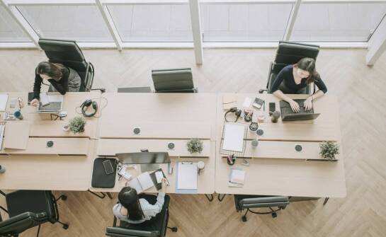 Kursy walut w kantorach – jak zmieniają się ceny i od czego to zależy