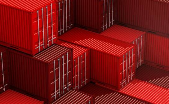 Kontenery stalowe – zastosowania, zalety i praktyczne możliwości wykorzystania