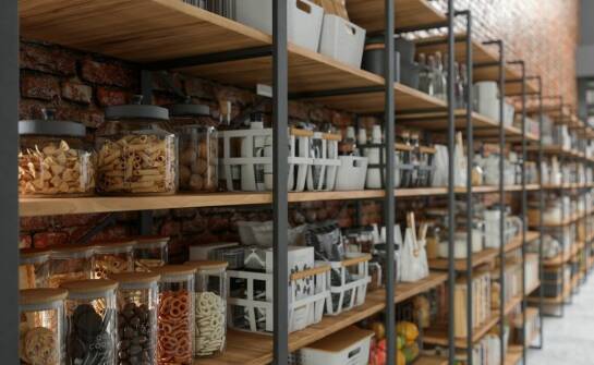 Jak wybrać regały magazynowe? Przegląd rodzajów i kluczowych funkcji