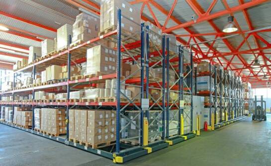 Stojaki transportowe – zastosowanie, rodzaje i najważniejsze zalety