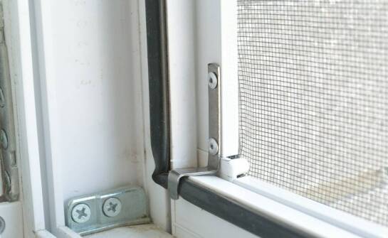 Stojaki typu A – zastosowanie, zalety i najważniejsze cechy konstrukcji