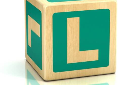 Stojaki typu L – zastosowanie, zalety i praktyczne porady przy wyborze