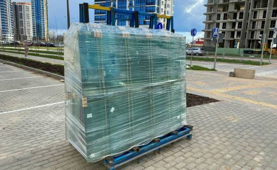 Wózki transportowe – zastosowania, rodzaje i korzyści użytkowania