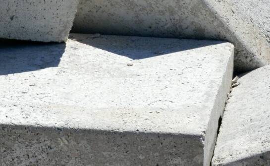 Produkty z betonu architektonicznego – zastosowania i inspiracje w aranżacji wnętrz