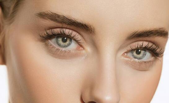Jalupro pod oczy – działanie, efekty i bezpieczeństwo zabiegu