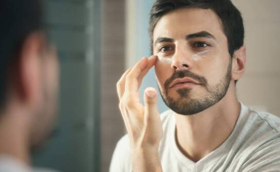 Kosmetyki do pielęgnacji twarzy – jak dobrać produkty do codziennej rutyny