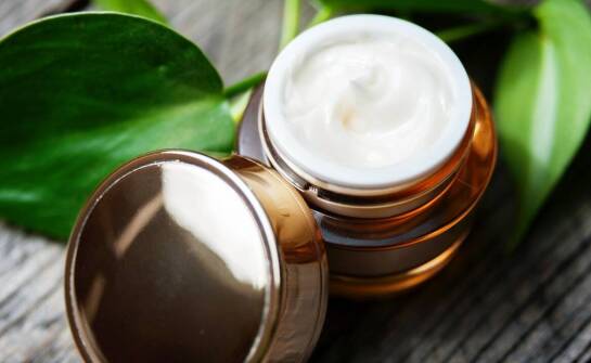 Krem z retinolem – działanie, efekty stosowania i najważniejsze zalety