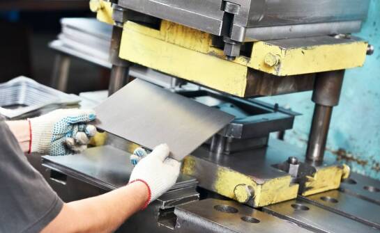 Jak powstają pręty ciągnione? Proces produkcji krok po kroku