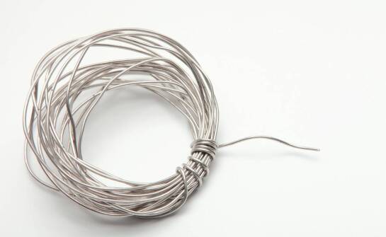 Zastosowania i zalety drutów ciągnionych okrągłych w różnych gałęziach przemysłu