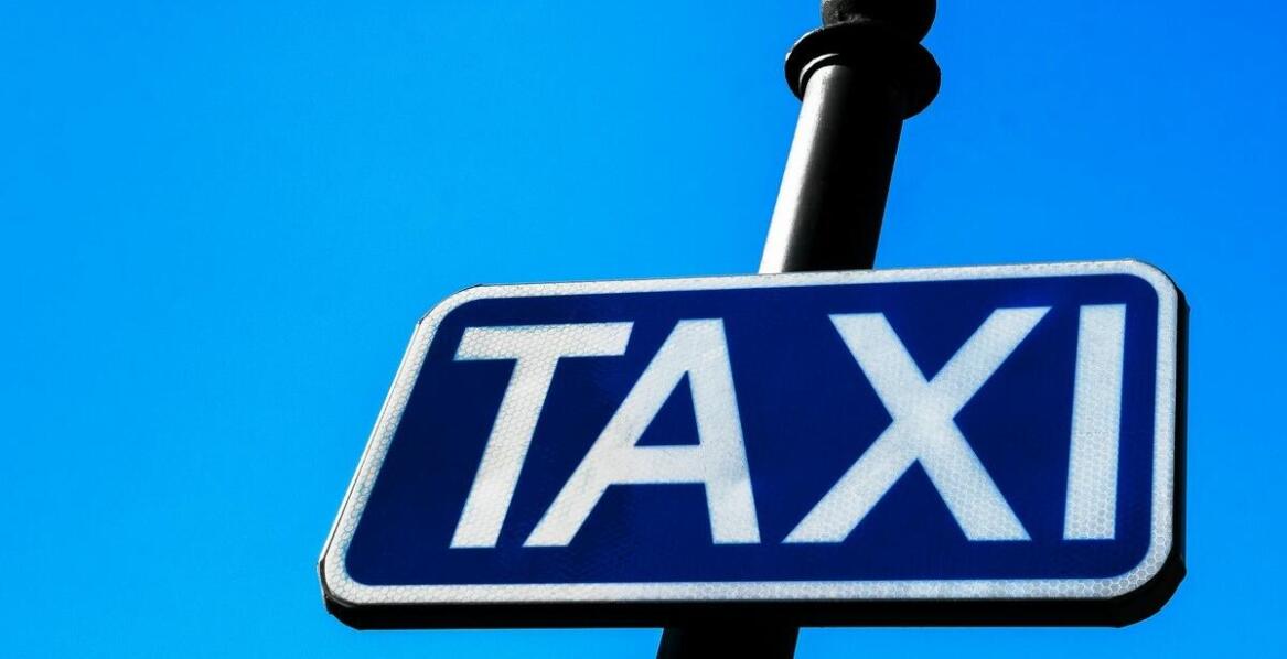 Kiedy skorzystać z pomocy doradcy podatkowego i jakie są korzyści?