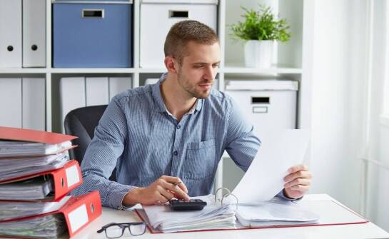 Jak wybrać dobrego doradcę podatkowego i kiedy warto skorzystać z usług?
