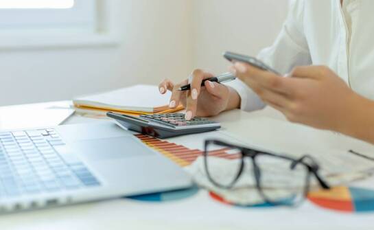 Na czym polega pełna księgowość i jakie korzyści zapewnia firmom?