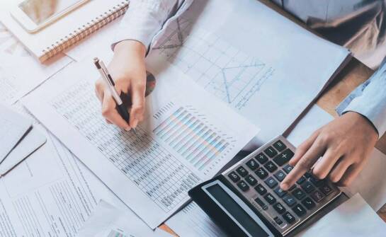 Czym zajmuje się biuro księgowe i jakie usługi oferuje dla firm?