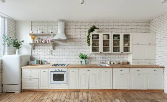 Pomysły na kuchnię na wymiar – aranżacje, materiały i praktyczne rozwiązania