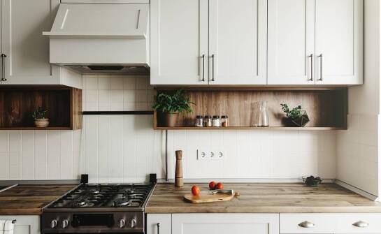 Jak zaplanować funkcjonalną kuchnię na wymiar – inspiracje i porady