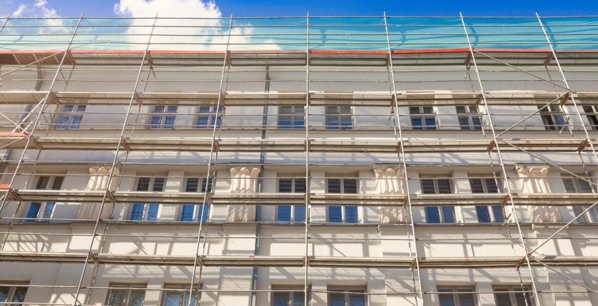 Jak wybrać rusztowania do wynajmu – najważniejsze informacje i porady