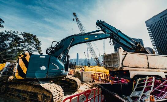Jak wybrać odpowiedni sprzęt budowlany z wypożyczalni – praktyczne porady