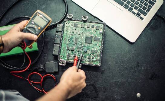 Jak wybrać niezawodne elektronarzędzia do domu i ogrodu? Sprawdź porady