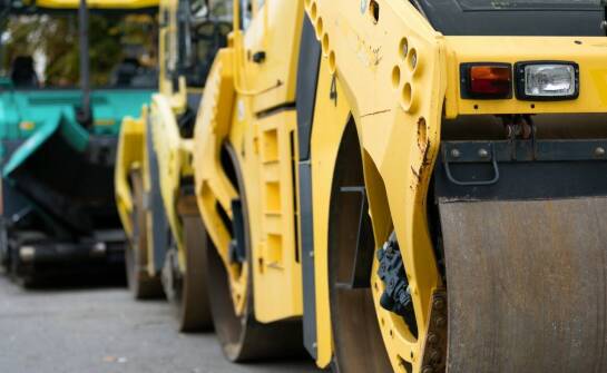 Wynajem sprzętu budowlanego – kiedy się opłaca i jak wygląda oferta
