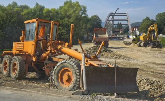 Jak działa wypożyczanie sprzętu budowlanego i kiedy warto z niego skorzystać?