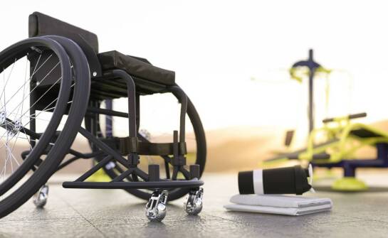 Jak wybrać sprzęt rehabilitacyjny wspierający powrót do sprawności