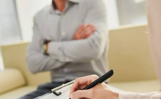 Jak skutecznie uzyskać pomoc prawną? Najważniejsze informacje i wskazówki