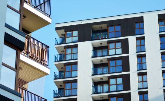 Jak zmienić balkon w funkcjonalną przestrzeń – inspiracje i porady