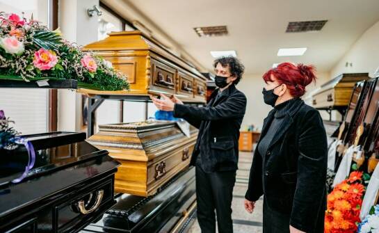 Jak przebiega transport ciała z Włoch do Polski – najważniejsze informacje