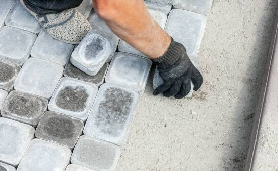 Najciekawsze pomysły na wykorzystanie kostki brukowej w aranżacji przestrzeni