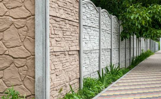 Ogrodzenia betonowe – trwałość i styl w aranżacji terenu prywatnego