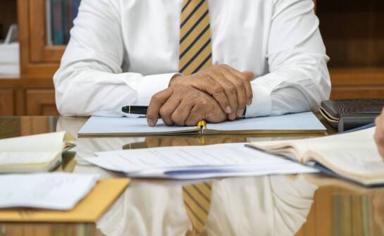 Jak działa komornik i kiedy może rozpocząć egzekucję długu?